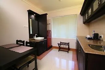 Atlas Airport Hotel Apartment Nedumbassery