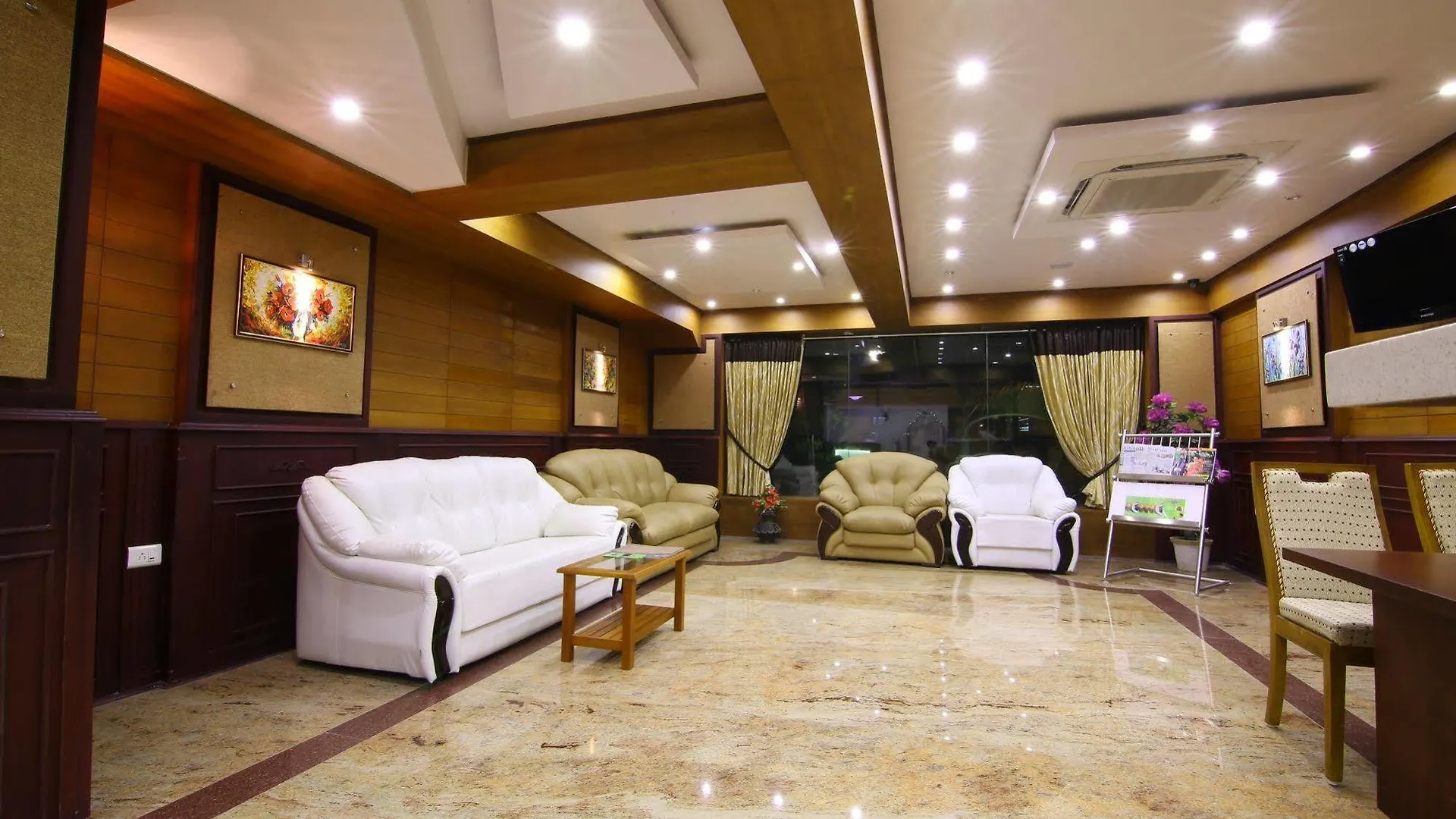 Atlas Airport Hotel Apartment Nedumbassery 3*,  Ινδία